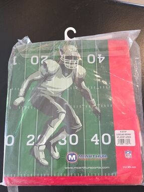 NFL Cleveland Browns Green and Red Football Field Apron New In Package